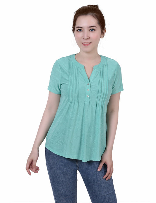 Dressbarn Trending | Bermuda Short Sleeve Y Neck Jacquard Knit Top - Petite