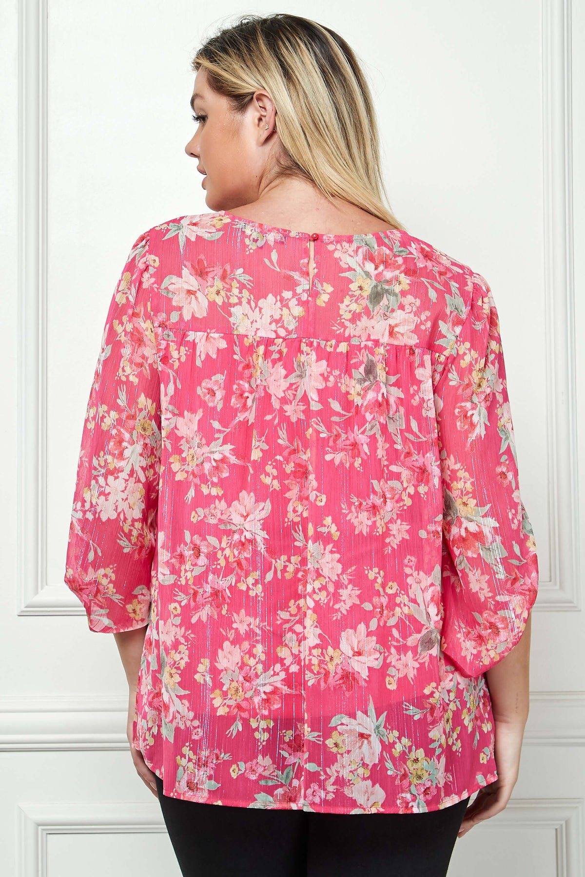 Dressbarn New | 3/4 Knot Sleeve Scoop Neck Yoke Blouse in Fuchsia Floral - Plus