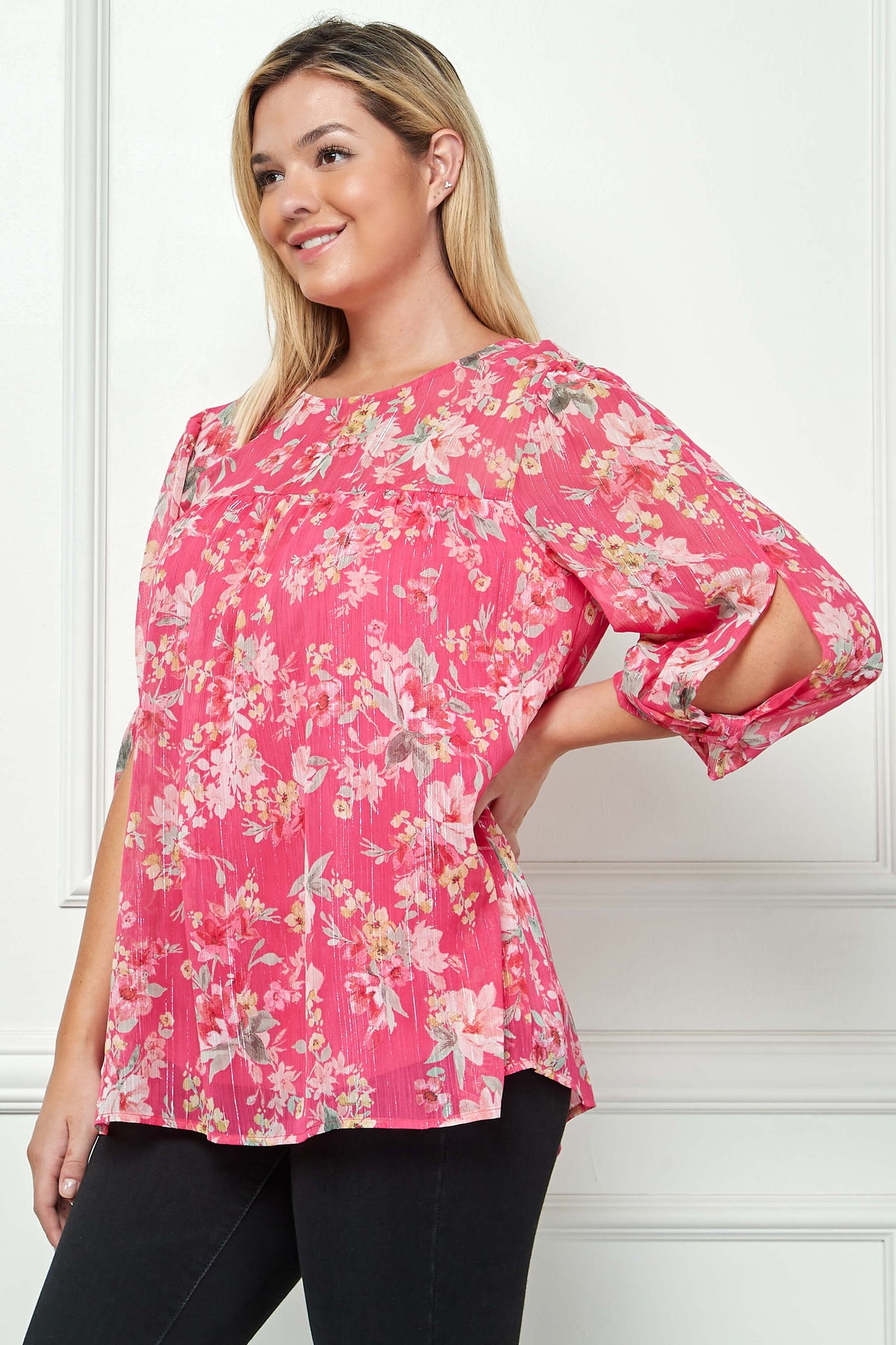 Dressbarn New | 3/4 Knot Sleeve Scoop Neck Yoke Blouse in Fuchsia Floral - Plus
